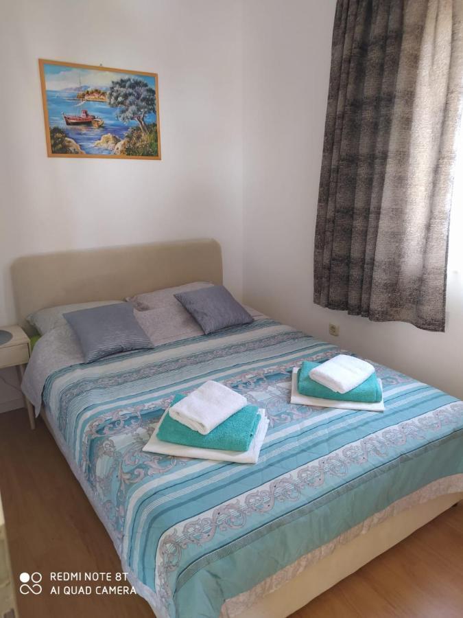 Apartmani Ana Vir Exterior foto
