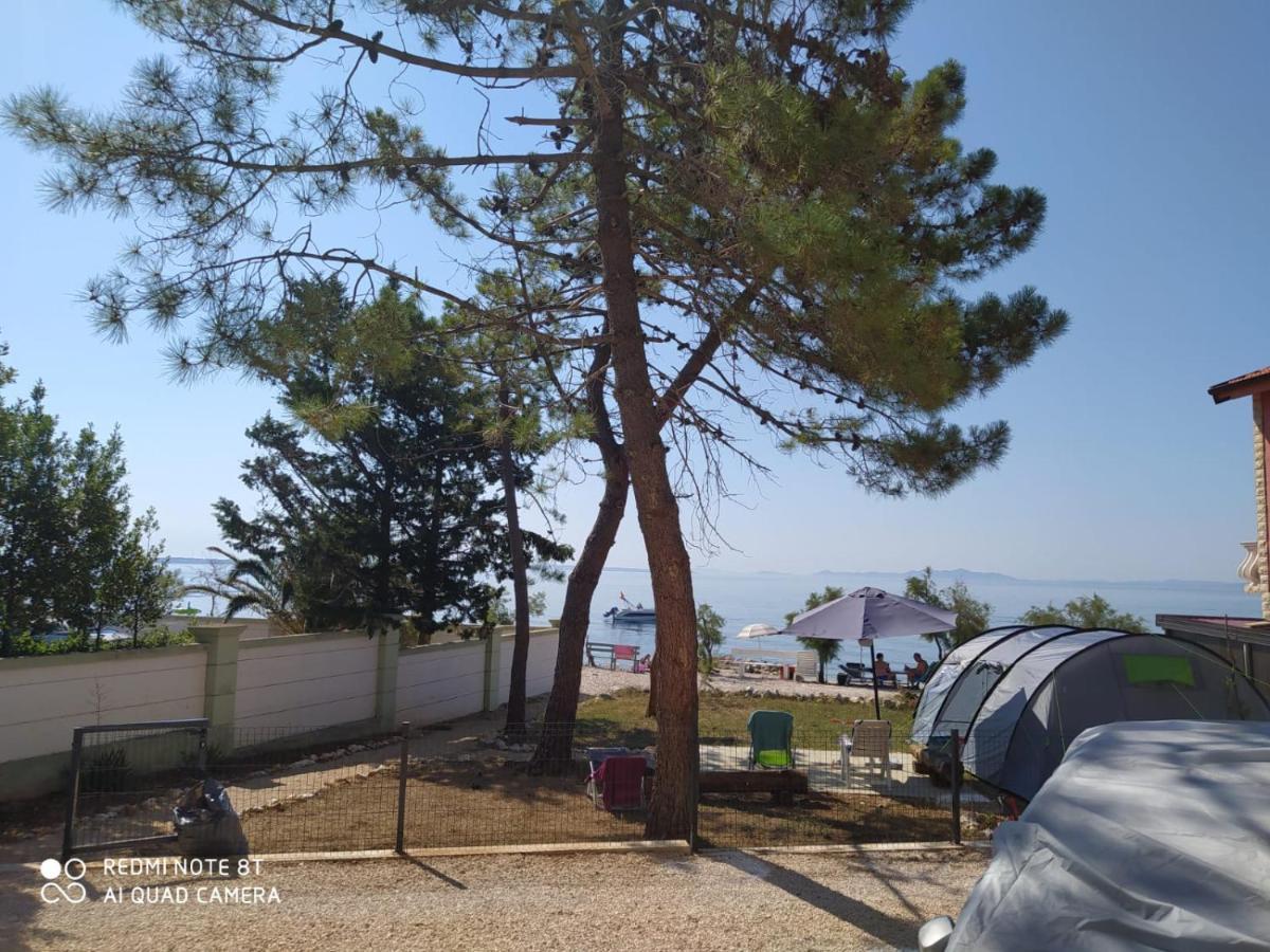 Apartmani Ana Vir Exterior foto