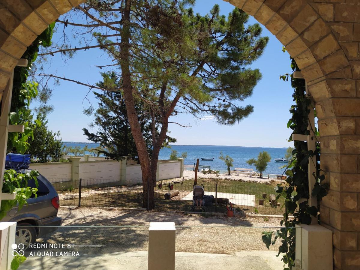 Apartmani Ana Vir Exterior foto