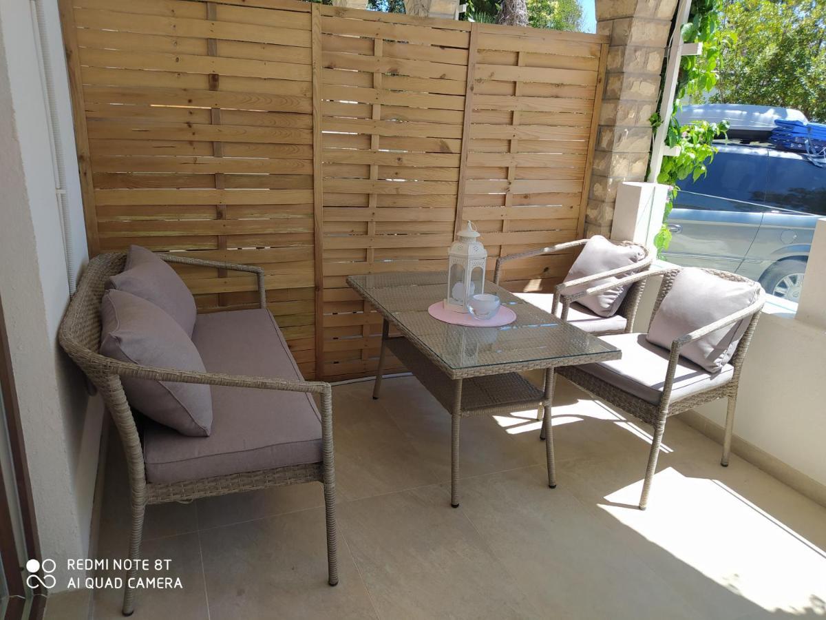 Apartmani Ana Vir Exterior foto